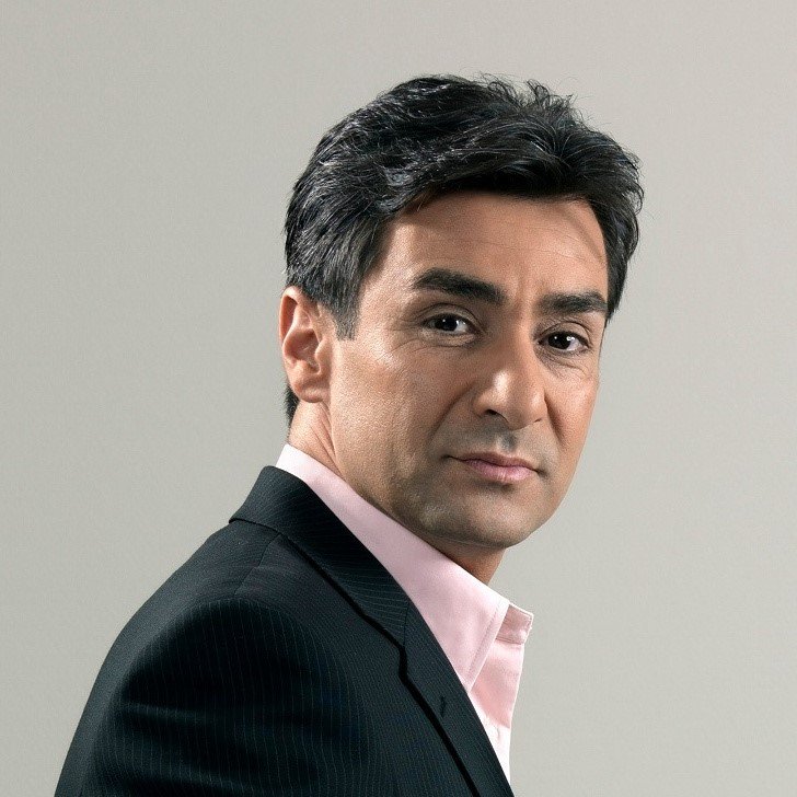 business man portrait h92thwd.jpg